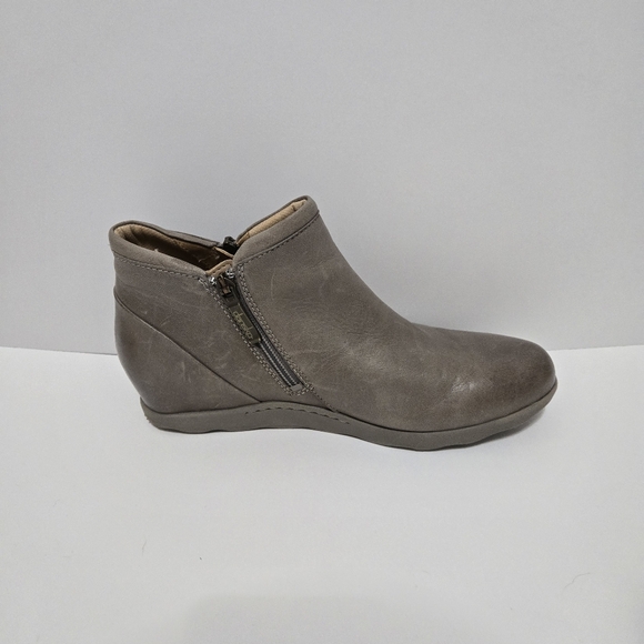 Dansko Miki Bootie wedge taupe burnished zipper leather - Picture 5 of 10